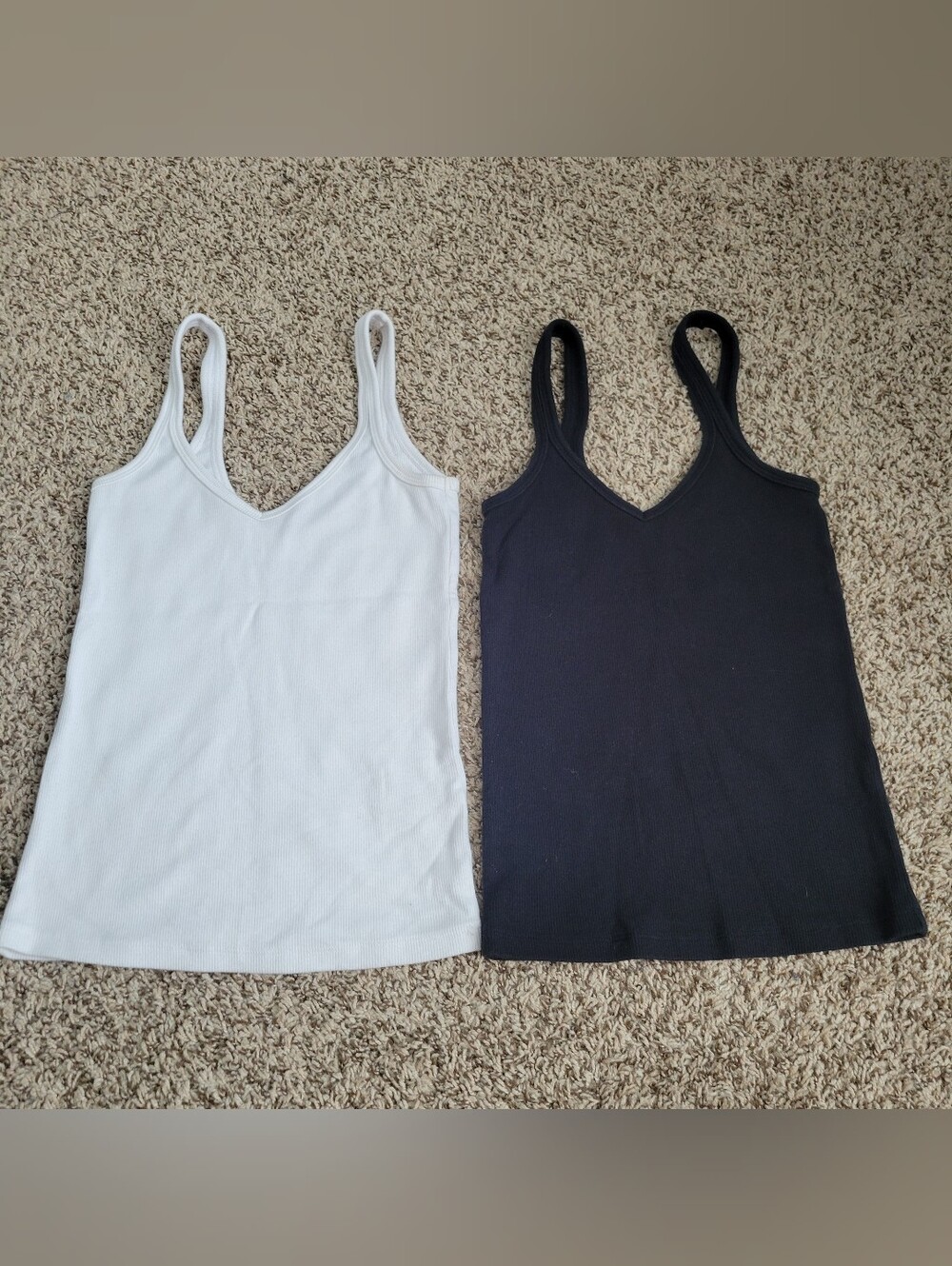 Abercrombie & Fitch Tank Top Shirt Camisole White Black Ribbed Rib V-neck Small
